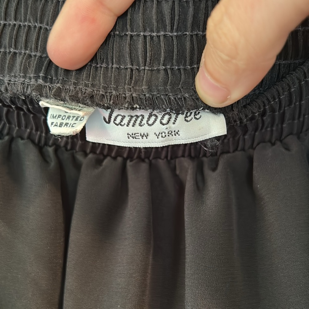 Elegant Black Maxi Skirt - Picture 3 of 4